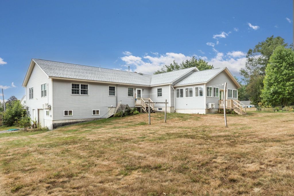 Photo of 4 Smith Well Road, Dover, NH 03820 (MLS # 5059527)