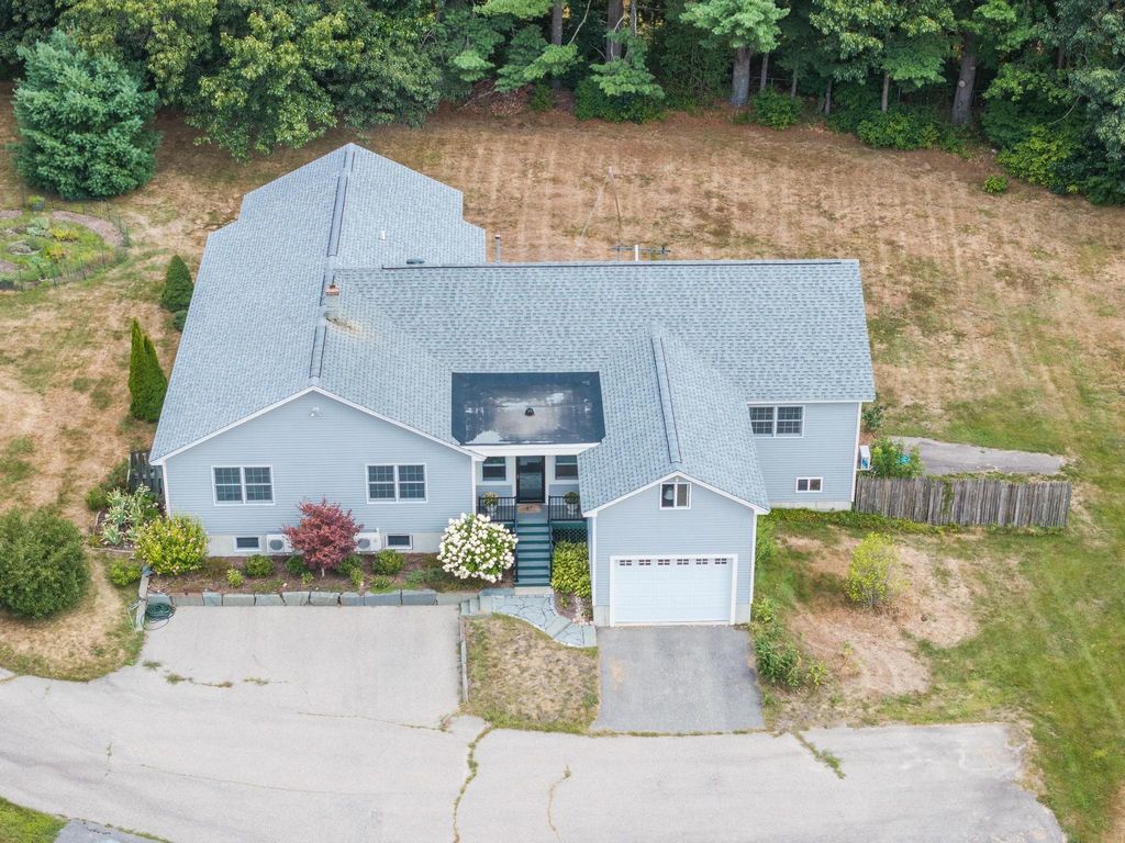 Photo of 4 Smith Well Road, Dover, NH 03820 (MLS # 5059527)