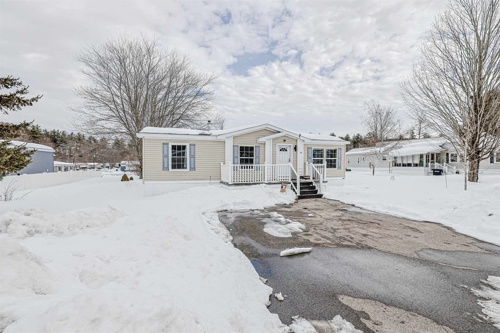 Photo of 26 Parkwood Drive, Allenstown, NH 03275 (MLS # 5078299)