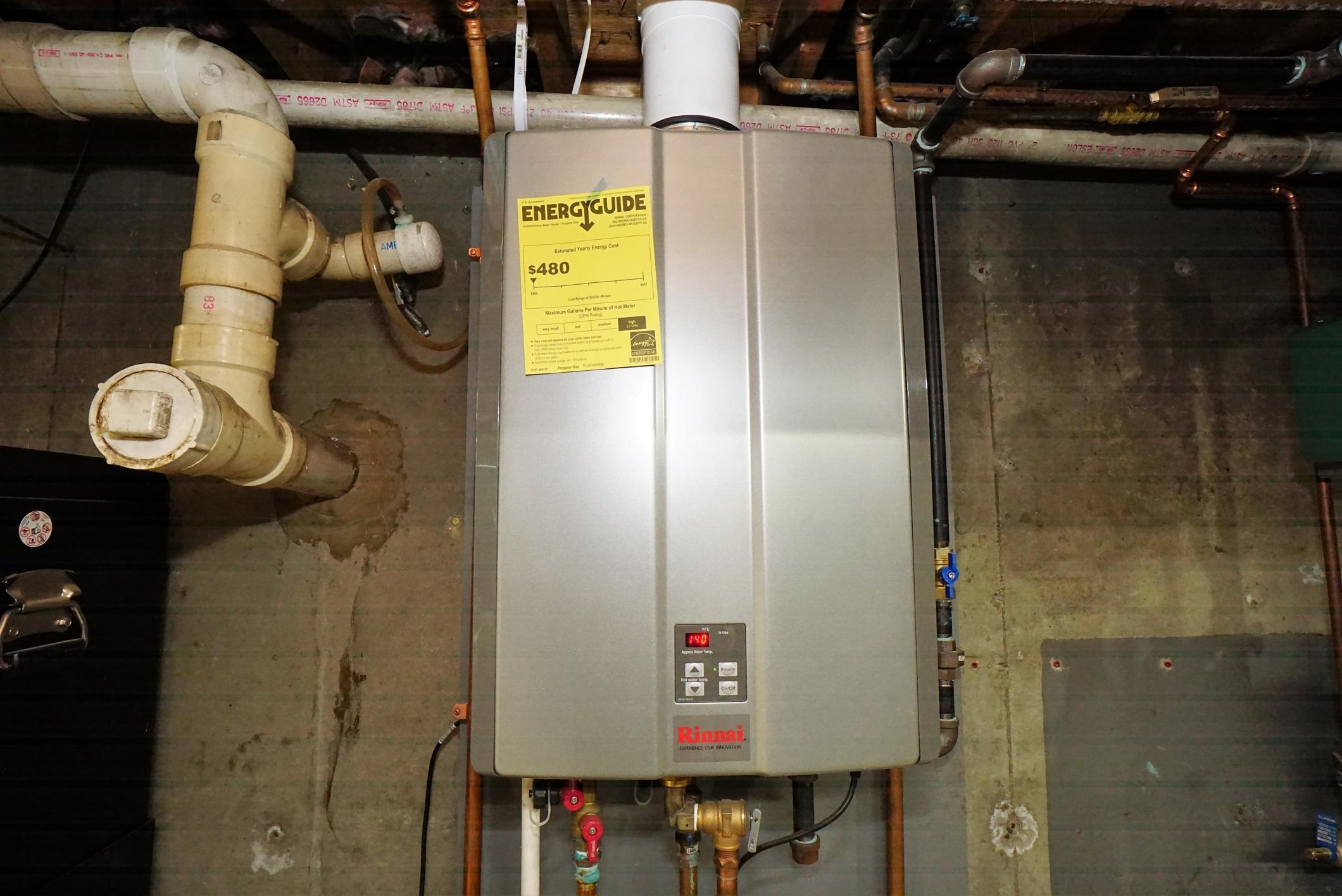 Nottingham, New Hampshire 03290, United States, 4 Bedrooms Bedrooms, ,2 BathroomsBathrooms,Residential,Pending,186007