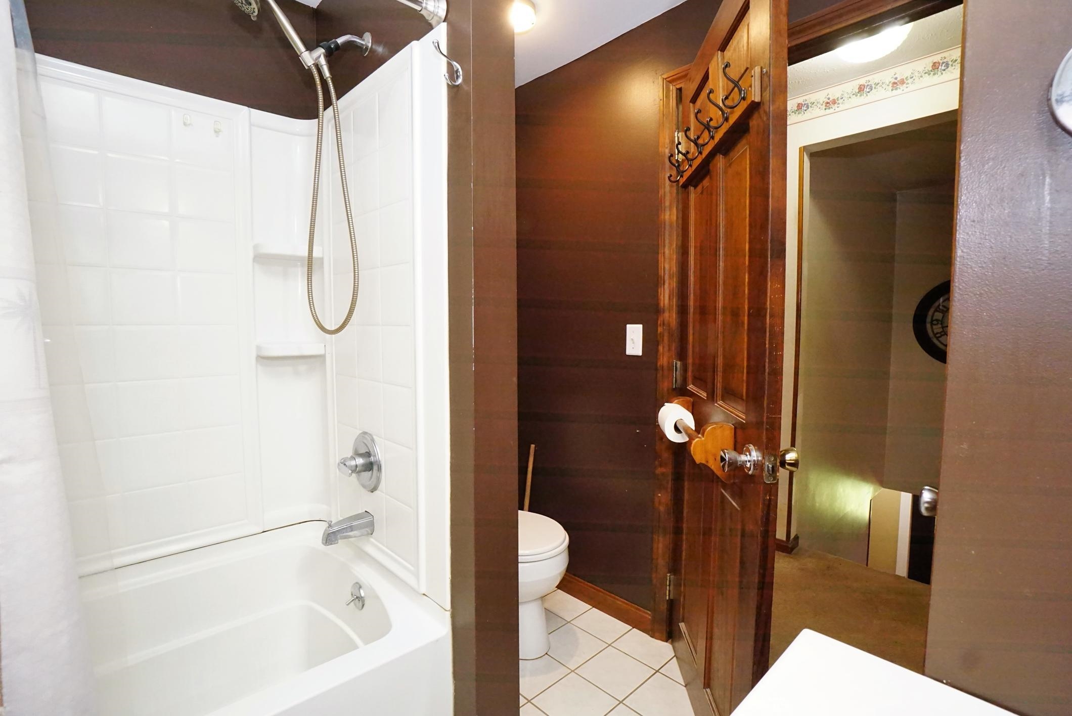 Nottingham, New Hampshire 03290, United States, 4 Bedrooms Bedrooms, ,2 BathroomsBathrooms,Residential,Pending,186007