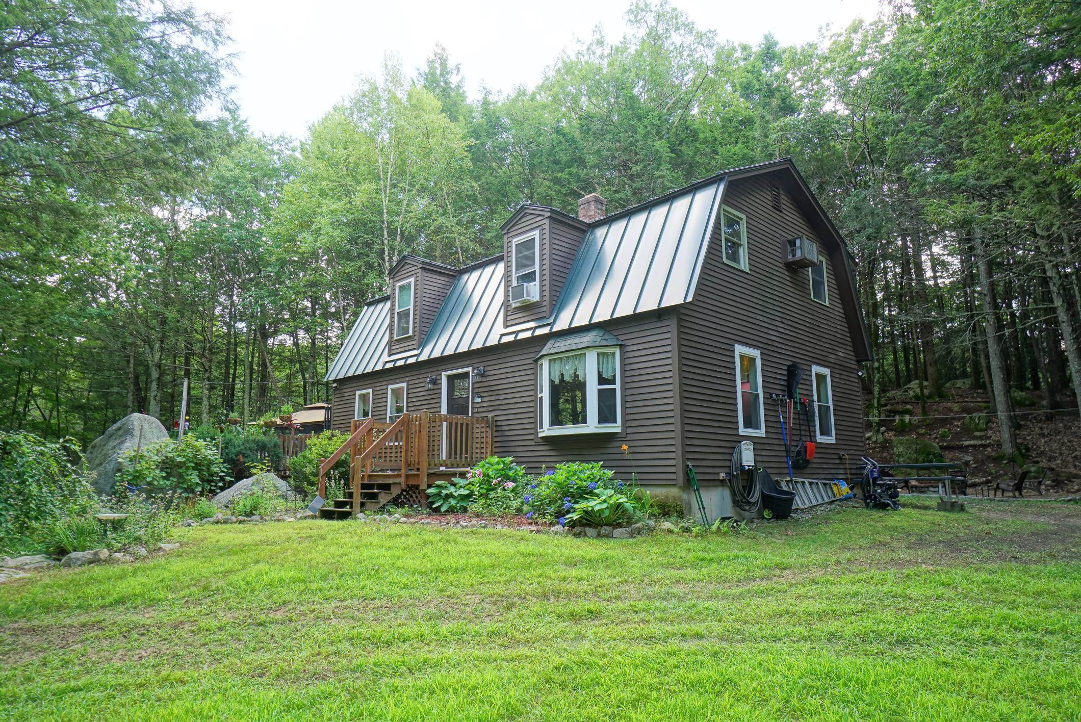 Nottingham, New Hampshire 03290, United States, 4 Bedrooms Bedrooms, ,2 BathroomsBathrooms,Residential,Pending,186007