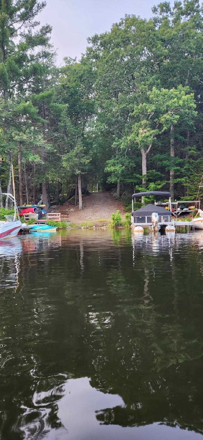 Nottingham, New Hampshire 03290, United States, 4 Bedrooms Bedrooms, ,2 BathroomsBathrooms,Residential,Pending,186007