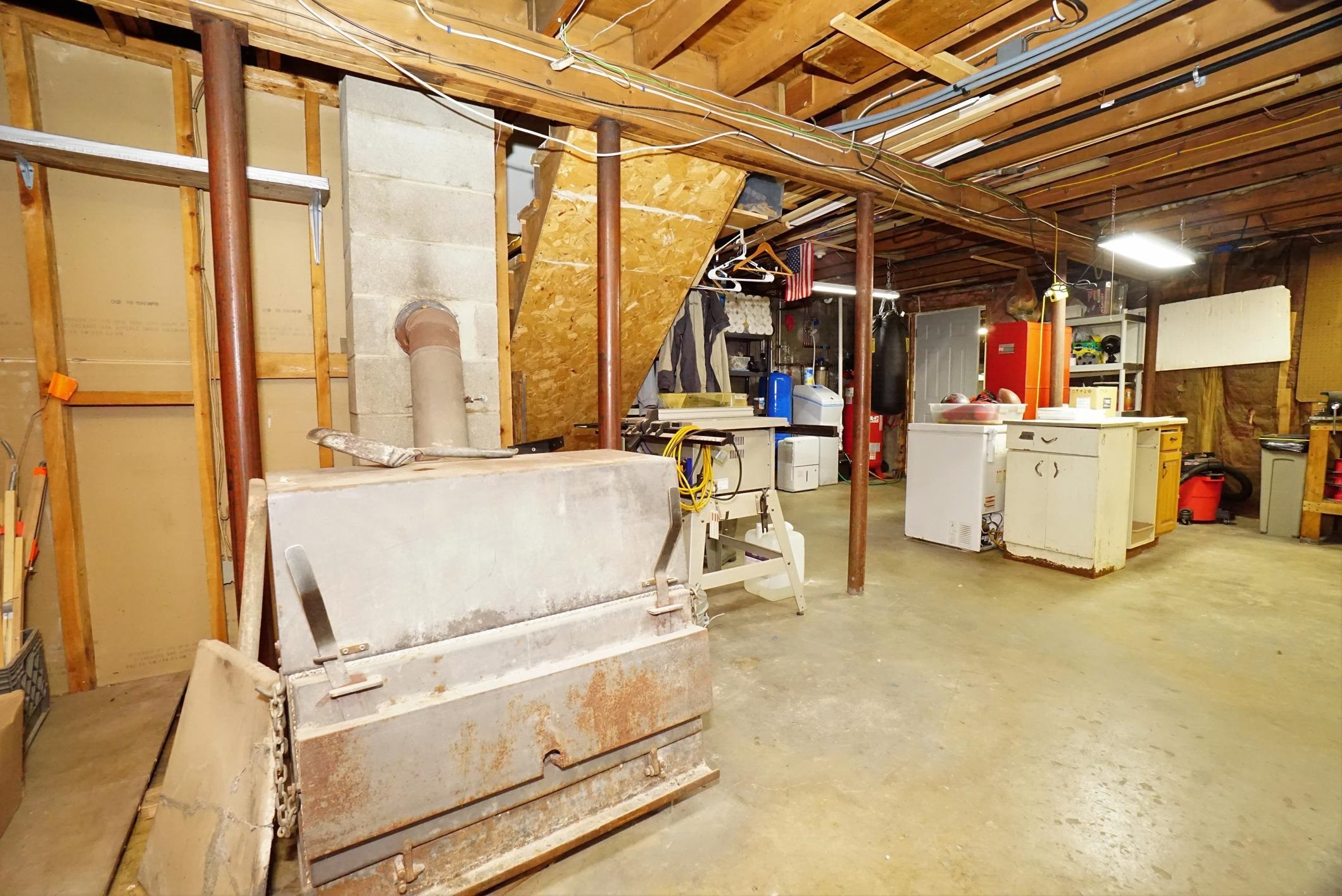 Nottingham, New Hampshire 03290, United States, 4 Bedrooms Bedrooms, ,2 BathroomsBathrooms,Residential,Pending,186007