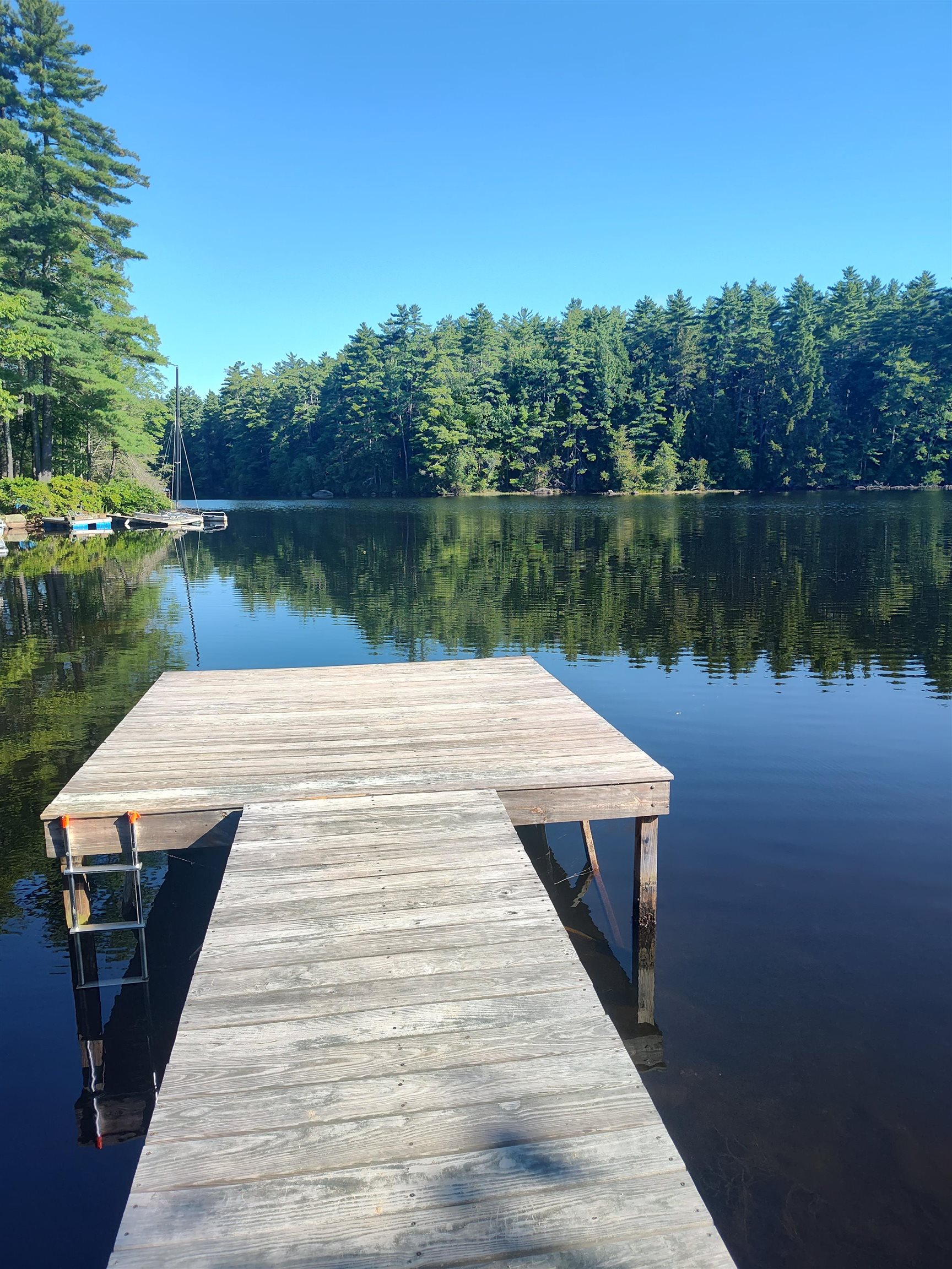 Nottingham, New Hampshire 03290, United States, 4 Bedrooms Bedrooms, ,2 BathroomsBathrooms,Residential,Pending,186007