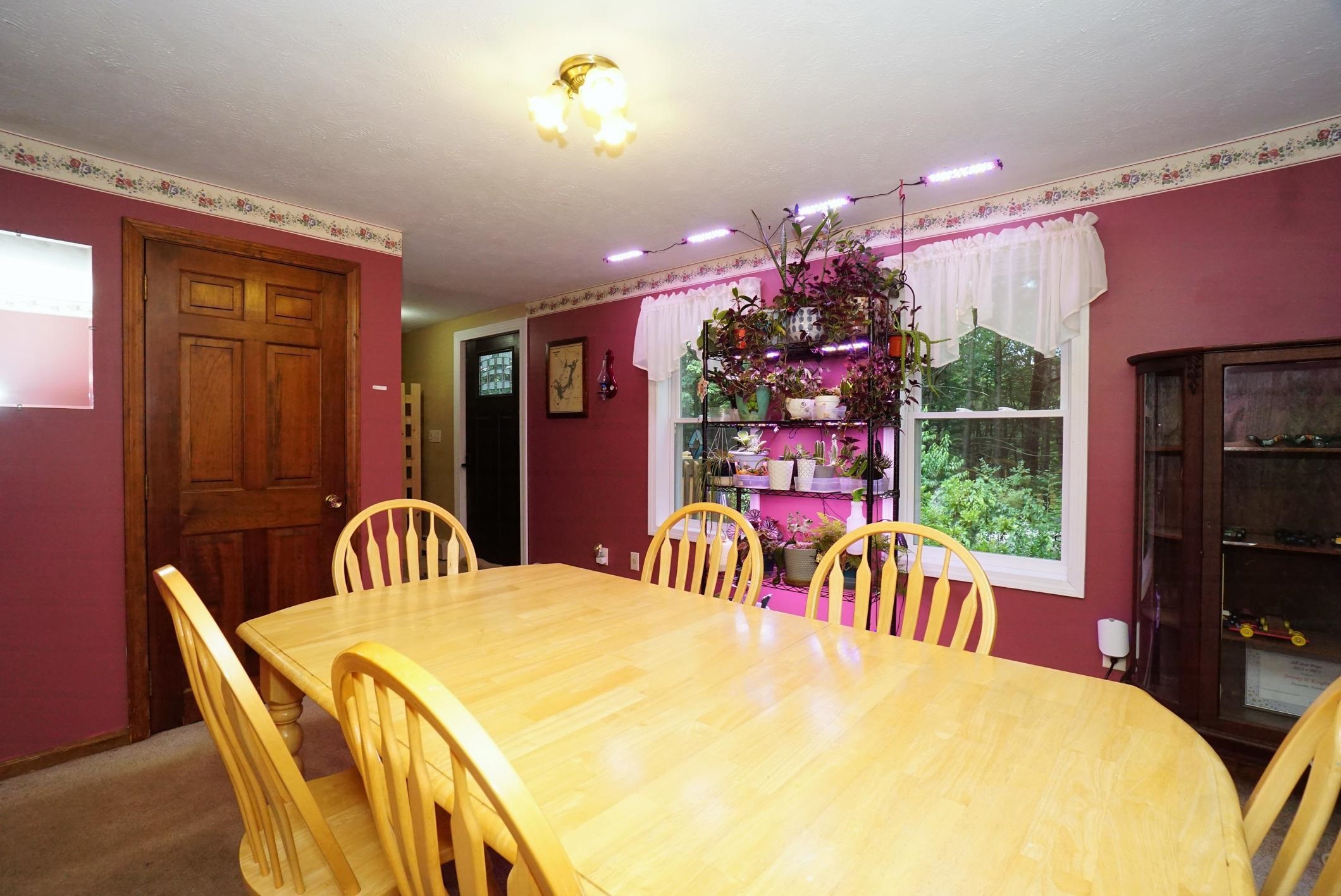 Nottingham, New Hampshire 03290, United States, 4 Bedrooms Bedrooms, ,2 BathroomsBathrooms,Residential,Pending,186007