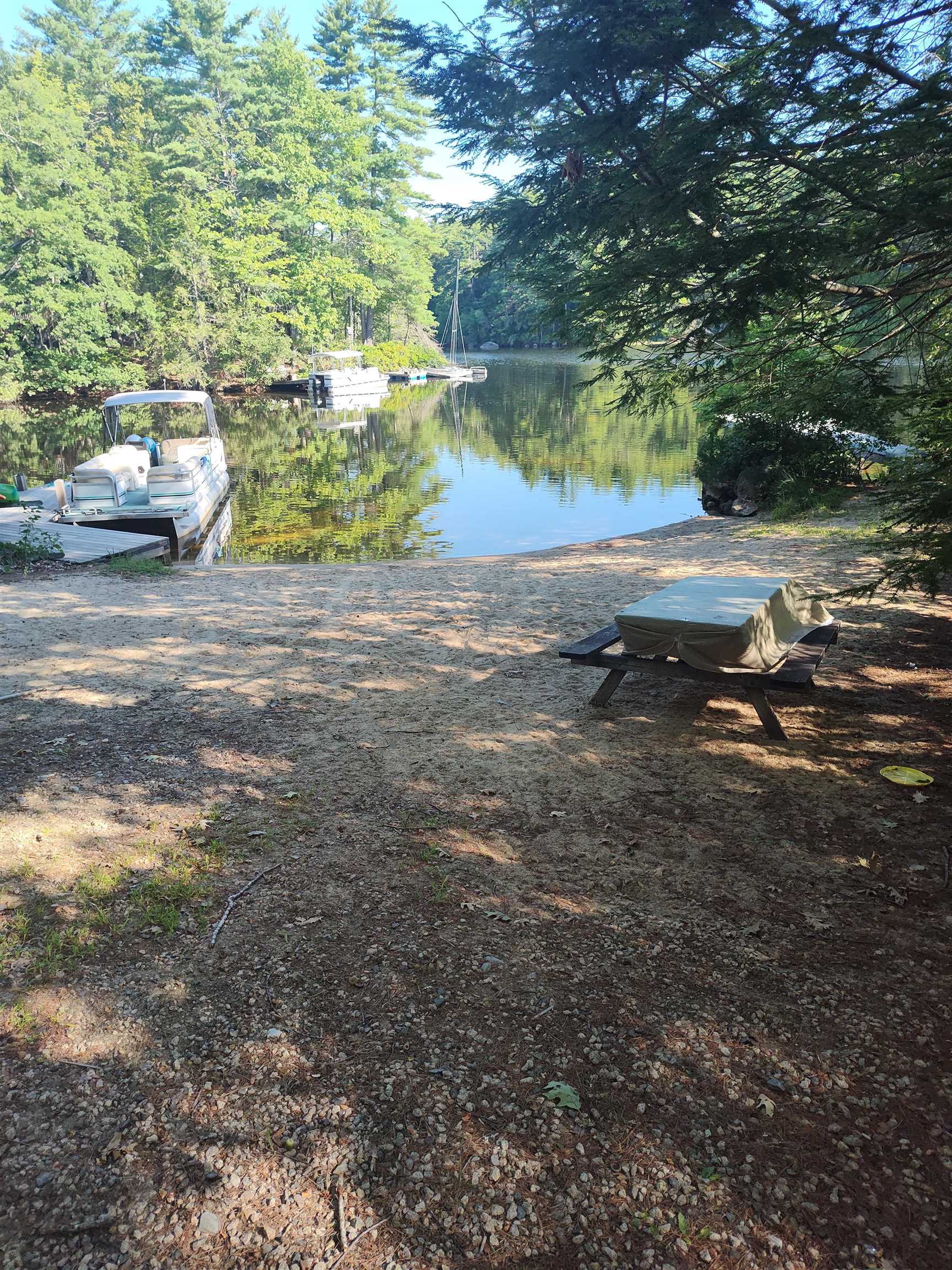 Nottingham, New Hampshire 03290, United States, 4 Bedrooms Bedrooms, ,2 BathroomsBathrooms,Residential,Pending,186007