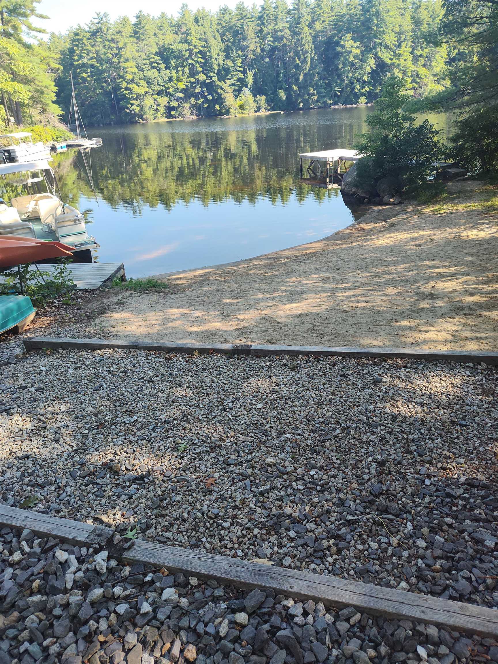 Nottingham, New Hampshire 03290, United States, 4 Bedrooms Bedrooms, ,2 BathroomsBathrooms,Residential,Pending,186007