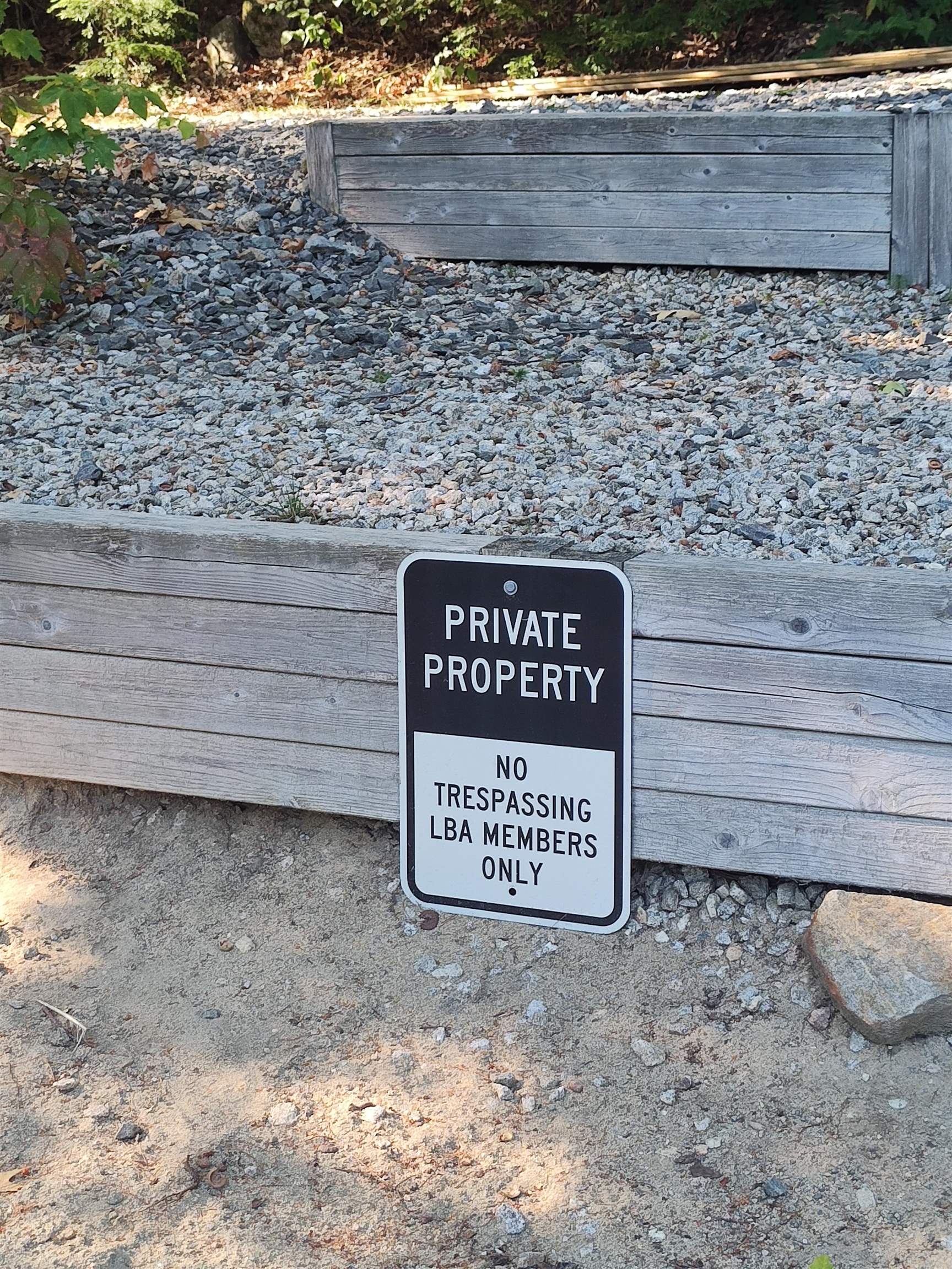 Nottingham, New Hampshire 03290, United States, 4 Bedrooms Bedrooms, ,2 BathroomsBathrooms,Residential,Pending,186007