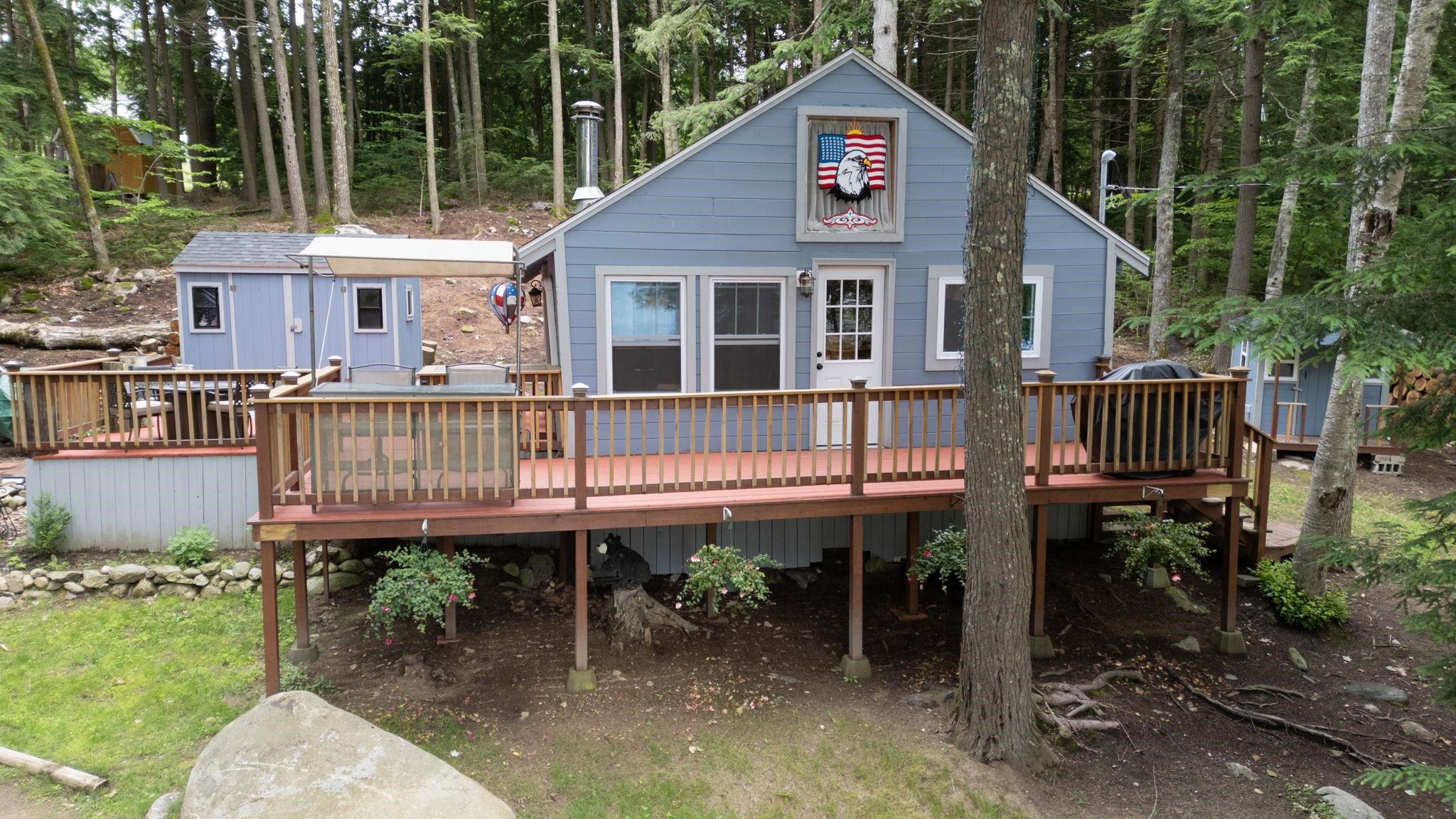 239 NE Pond Road