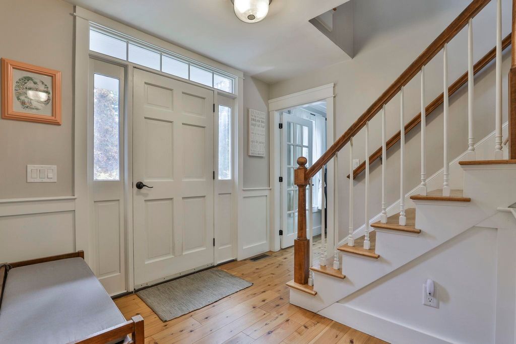 Photo of 80 Wendover Way, Bedford, NH 03110 (MLS # 5067779)