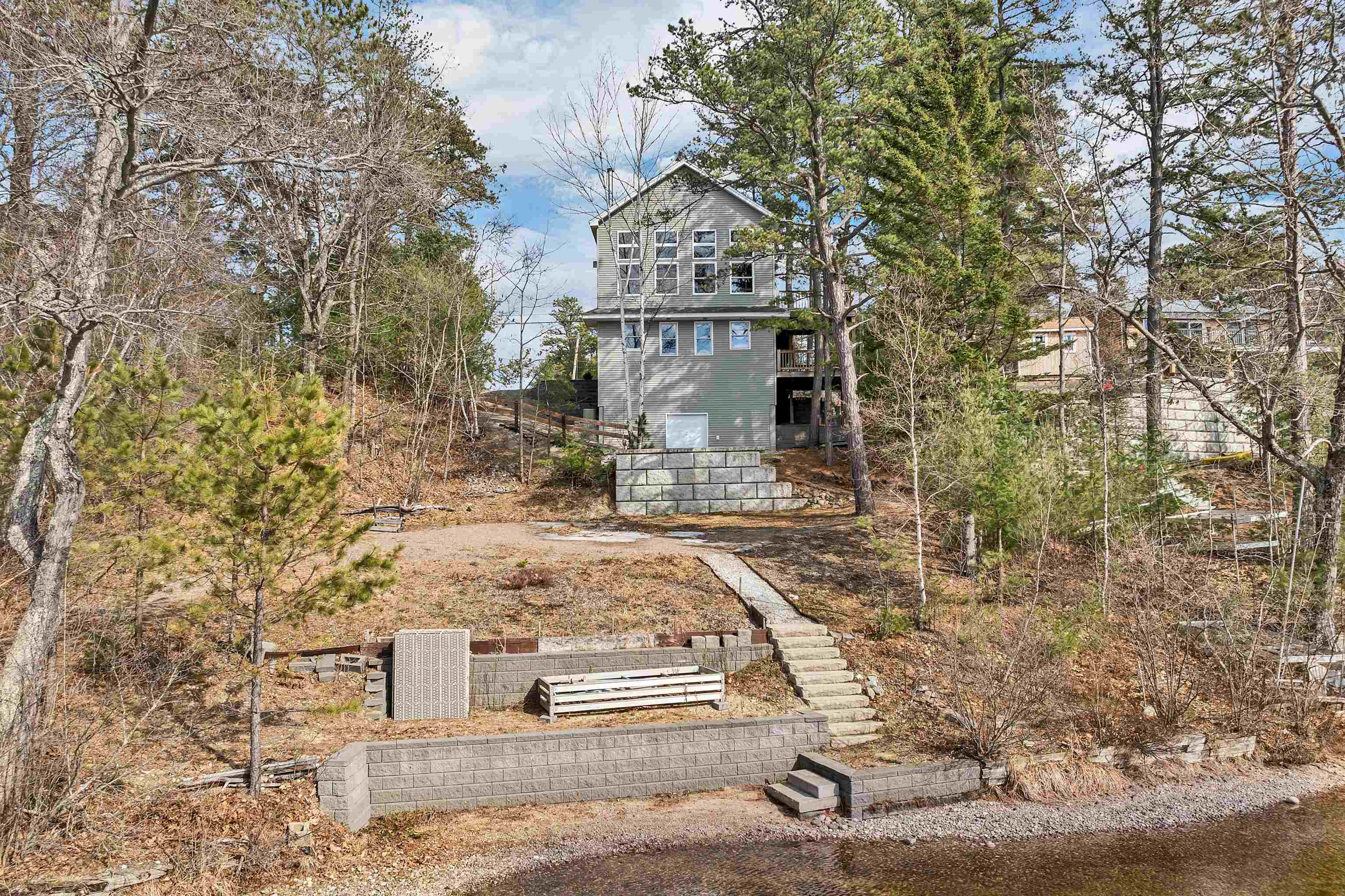 121 E Danforth Road