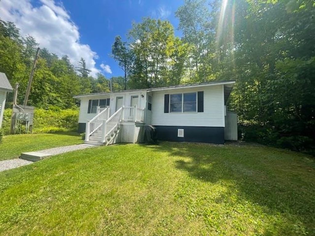 Photo of 14 Lake Avenue #10, Sunapee, NH 03782 (MLS # 5053683)
