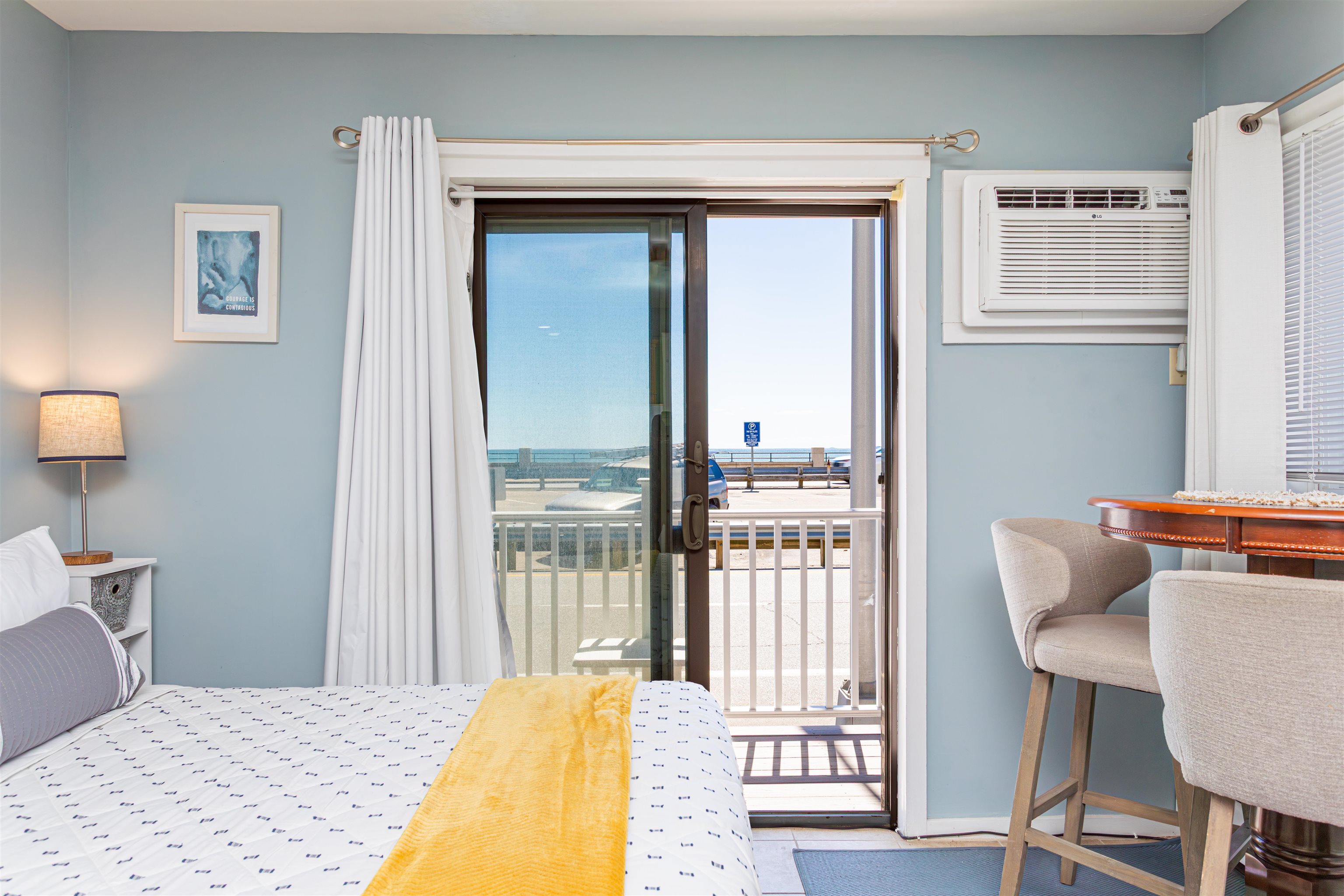 415 Ocean Boulevard 103