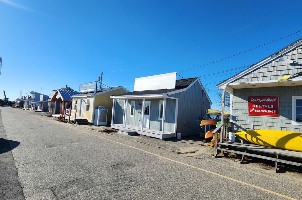 Photo of 1 Ocean Boulevard, Hampton, NH 03842 (MLS # 5024243)