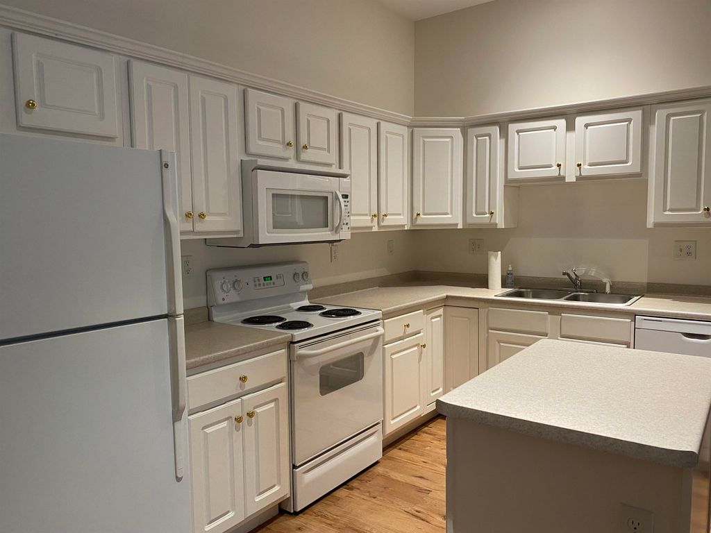 Photo of 59 Cluff Rd. Common #16, Salem, NH 03079 (MLS # 5071125)