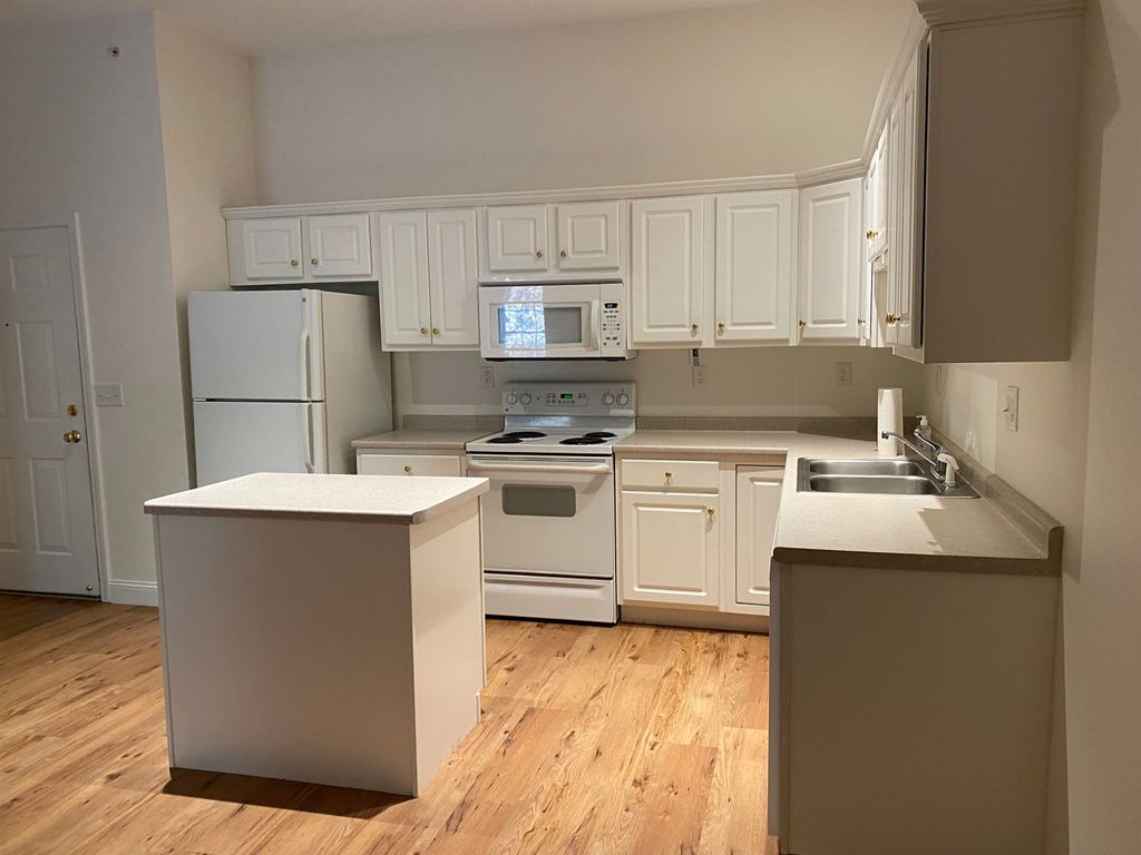 Photo of 59 Cluff Rd. Common #16, Salem, NH 03079 (MLS # 5071125)