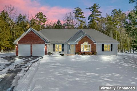 Photo of 41 Fieldstone Road, Wolfeboro, NH 03894 (MLS # 5076271)