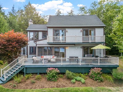 Photo of 14 Island View Drive, Moultonborough, NH 03254 (MLS # 5085782)