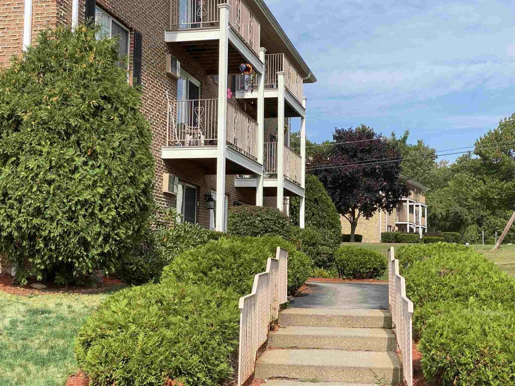 Photo of 379 Huse Road #26, Manchester, NH 03103 (MLS # 5067413)