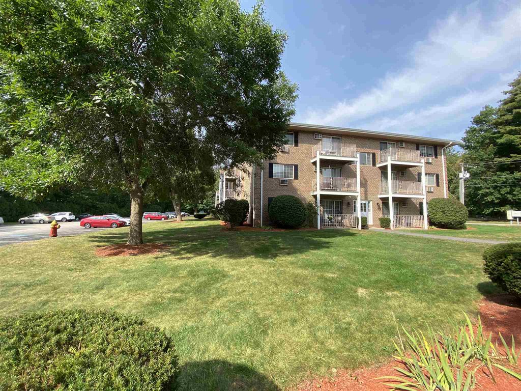 Photo of 379 Huse Road #26, Manchester, NH 03103 (MLS # 5067413)