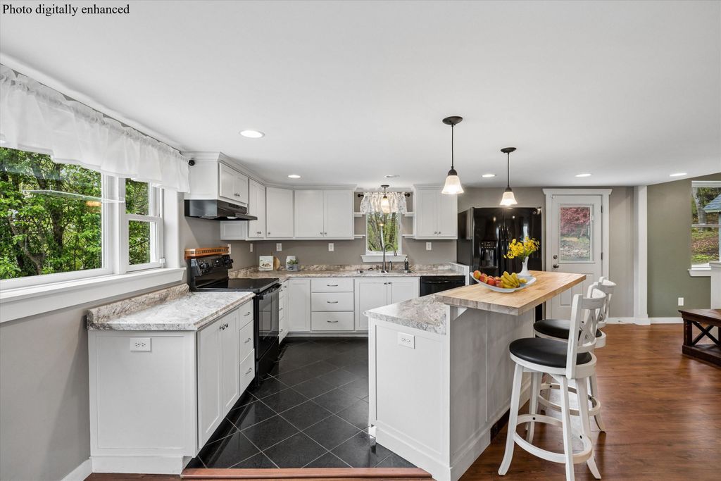 Photo of 15 Eaton Avenue, Bennington, NH 03442 (MLS # 5089639)