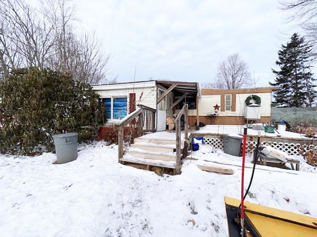 Photo of 4 Dow Street, Exeter, NH 03833 (MLS # 5077437)