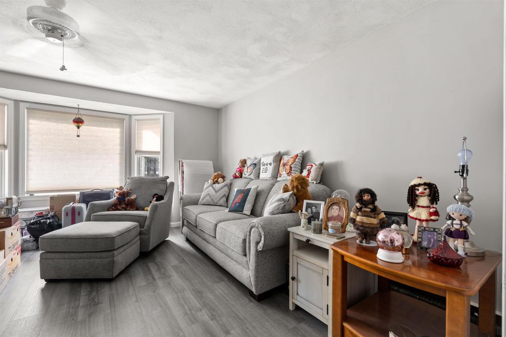 Photo of 27 Reed Street #A, Londonderry, NH 03053 (MLS # 5084212)