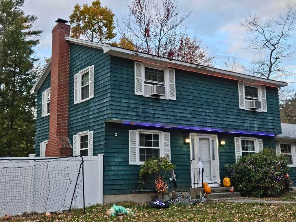 Photo of 7 Hickory Street, Hudson, NH 03051 (MLS # 5067146)