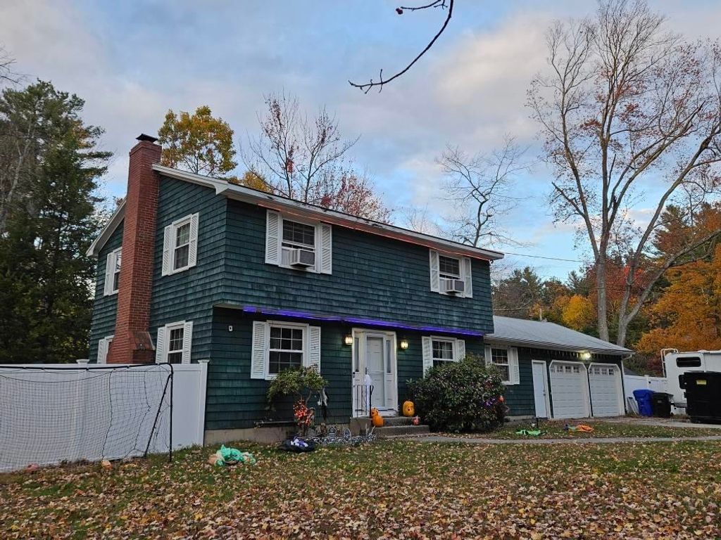 Photo of 7 Hickory Street, Hudson, NH 03051 (MLS # 5067146)