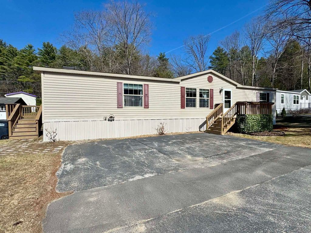 Photo of 28 Emile Drive, Allenstown, NH 03275 (MLS # 5082992)