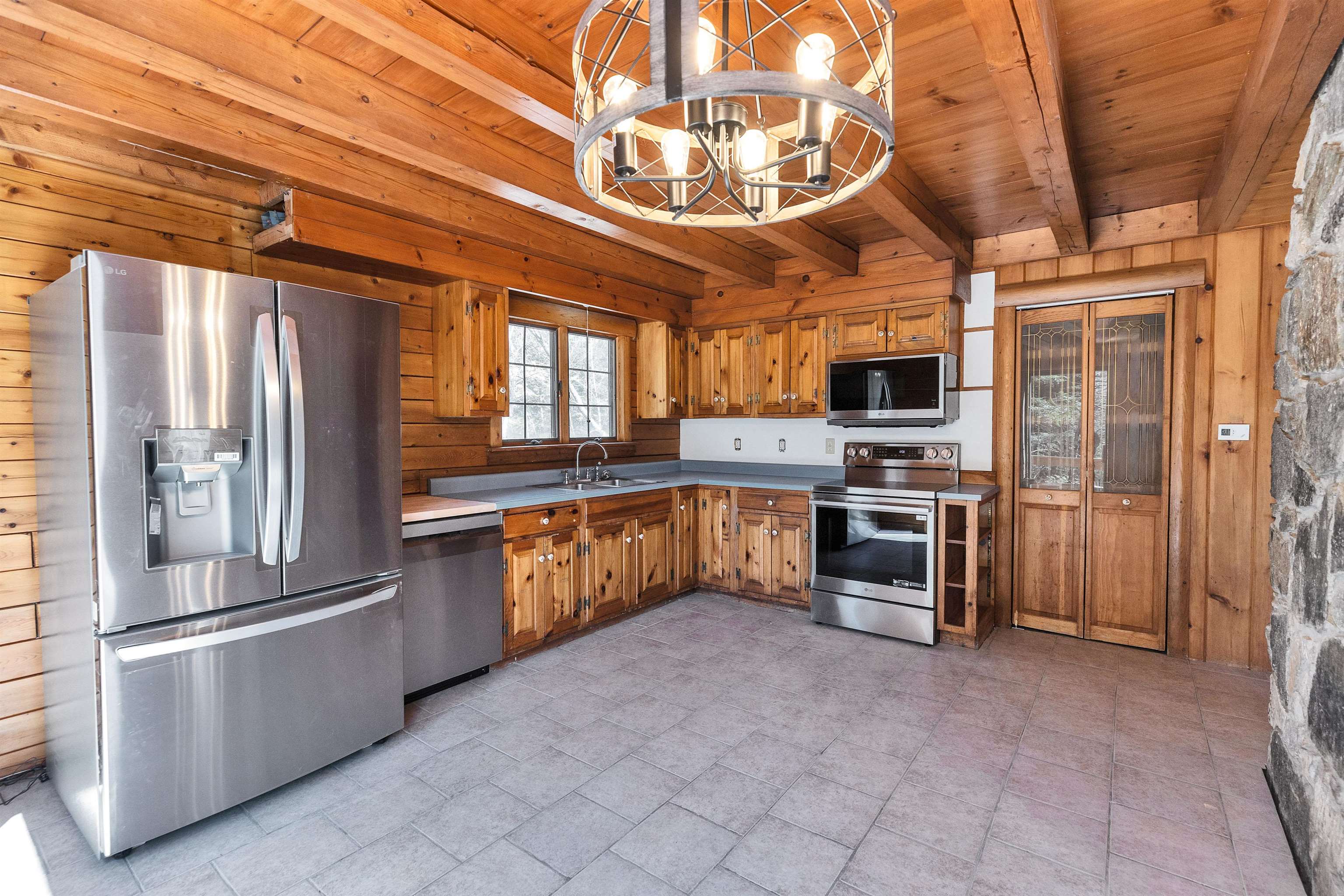 33 Woods Crossing Road