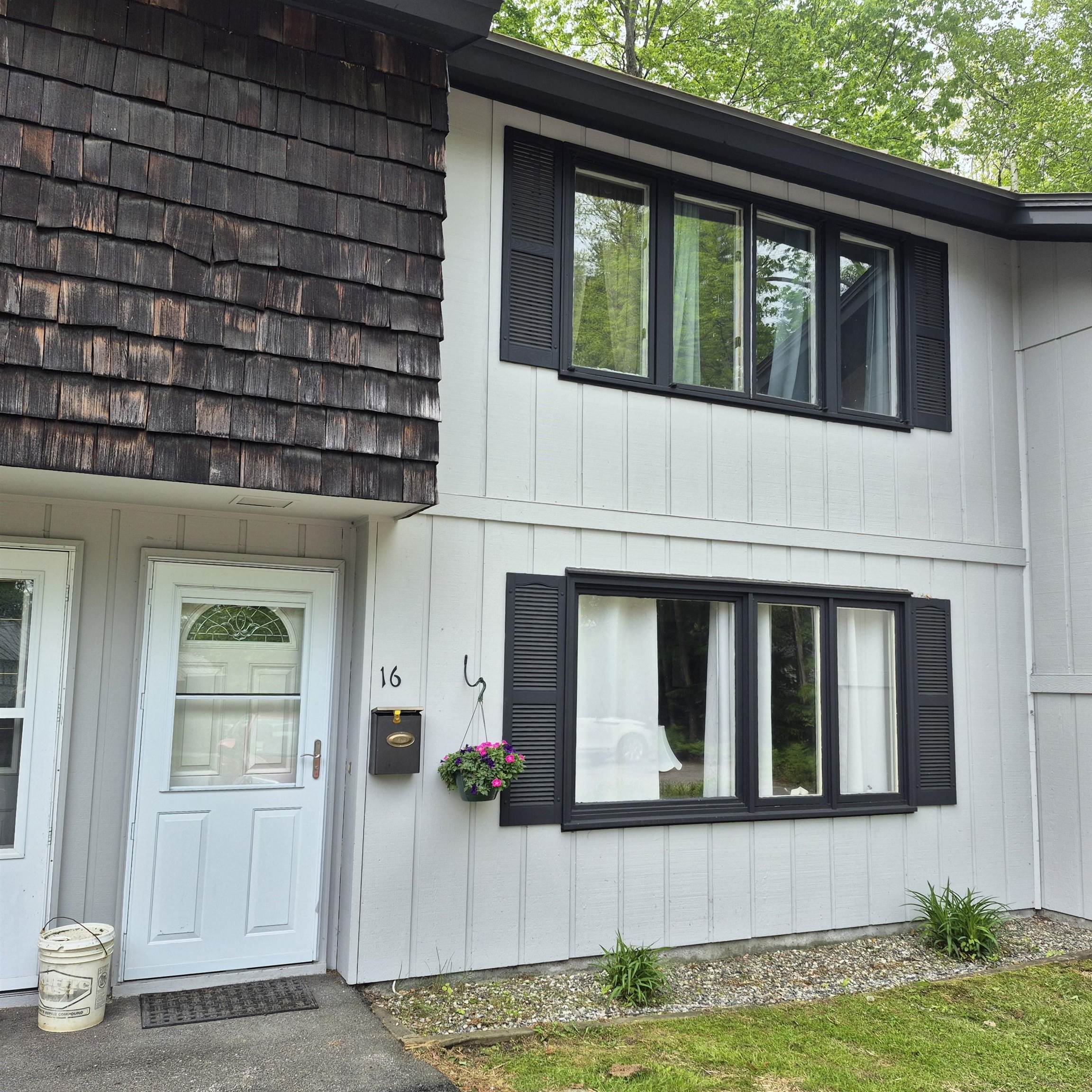 16 Oakwood Drive 16