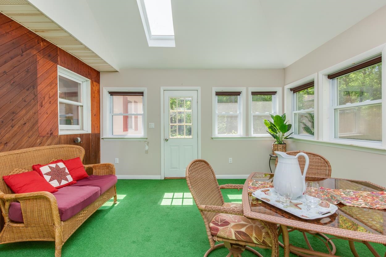 Hudson, New Hampshire 03051, United States, 4 Bedrooms Bedrooms, ,3 BathroomsBathrooms,Residential,Pending,136129