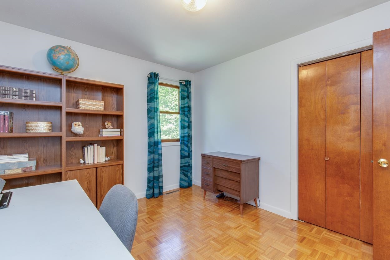 Hudson, New Hampshire 03051, United States, 4 Bedrooms Bedrooms, ,3 BathroomsBathrooms,Residential,Pending,136129