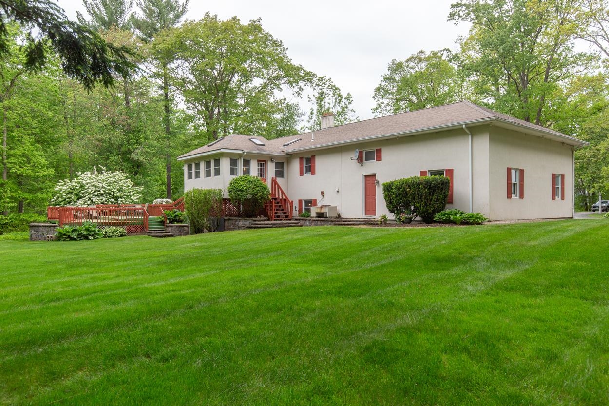 Hudson, New Hampshire 03051, United States, 4 Bedrooms Bedrooms, ,3 BathroomsBathrooms,Residential,Pending,136129