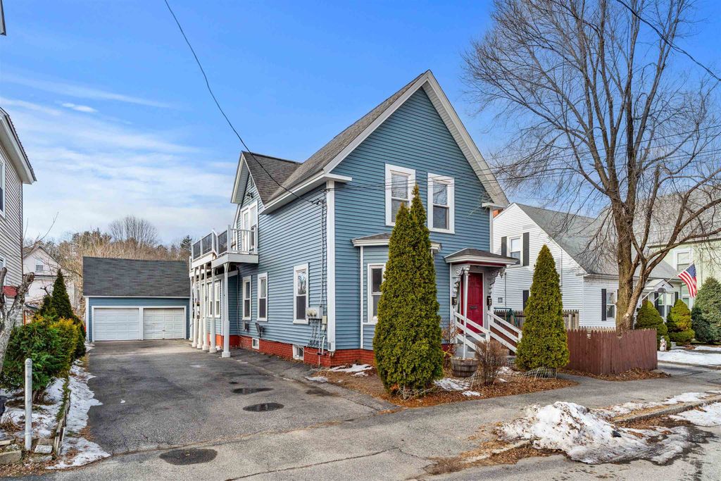 Photo of 374 Bartlett Street, Manchester, NH 03102 (MLS # 5073946)