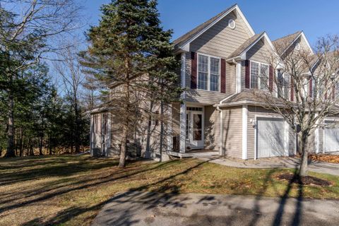 Photo of 24 Lilac Lane, Newmarket, NH 03857 (MLS # 5071085)