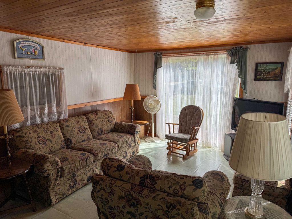 Photo of 60 Fern Circle, Fitzwilliam, NH 03447 (MLS # 5085229)