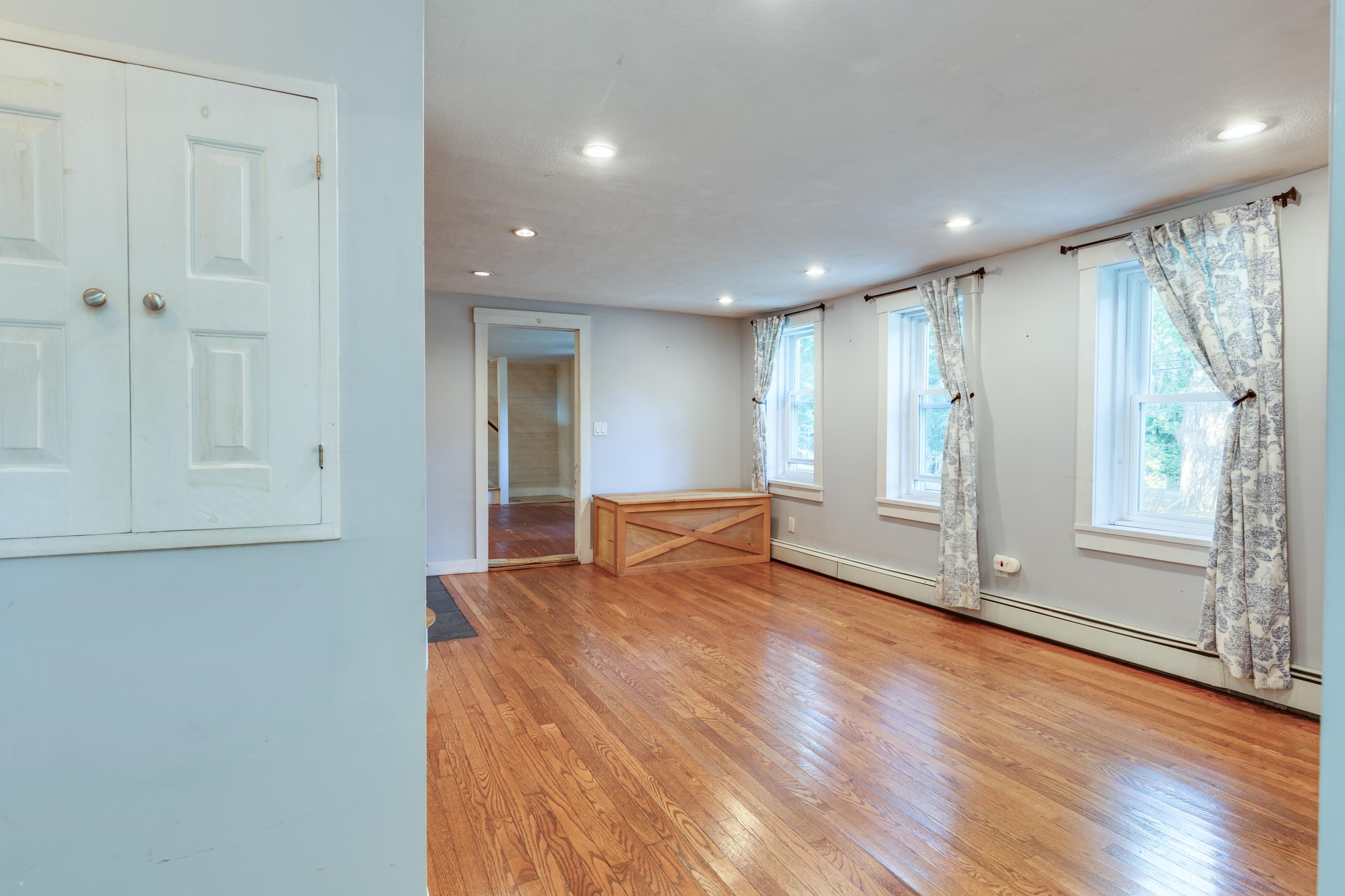 Deerfield, New Hampshire 03037, United States, 3 Bedrooms Bedrooms, ,2 BathroomsBathrooms,Residential,Active,192068