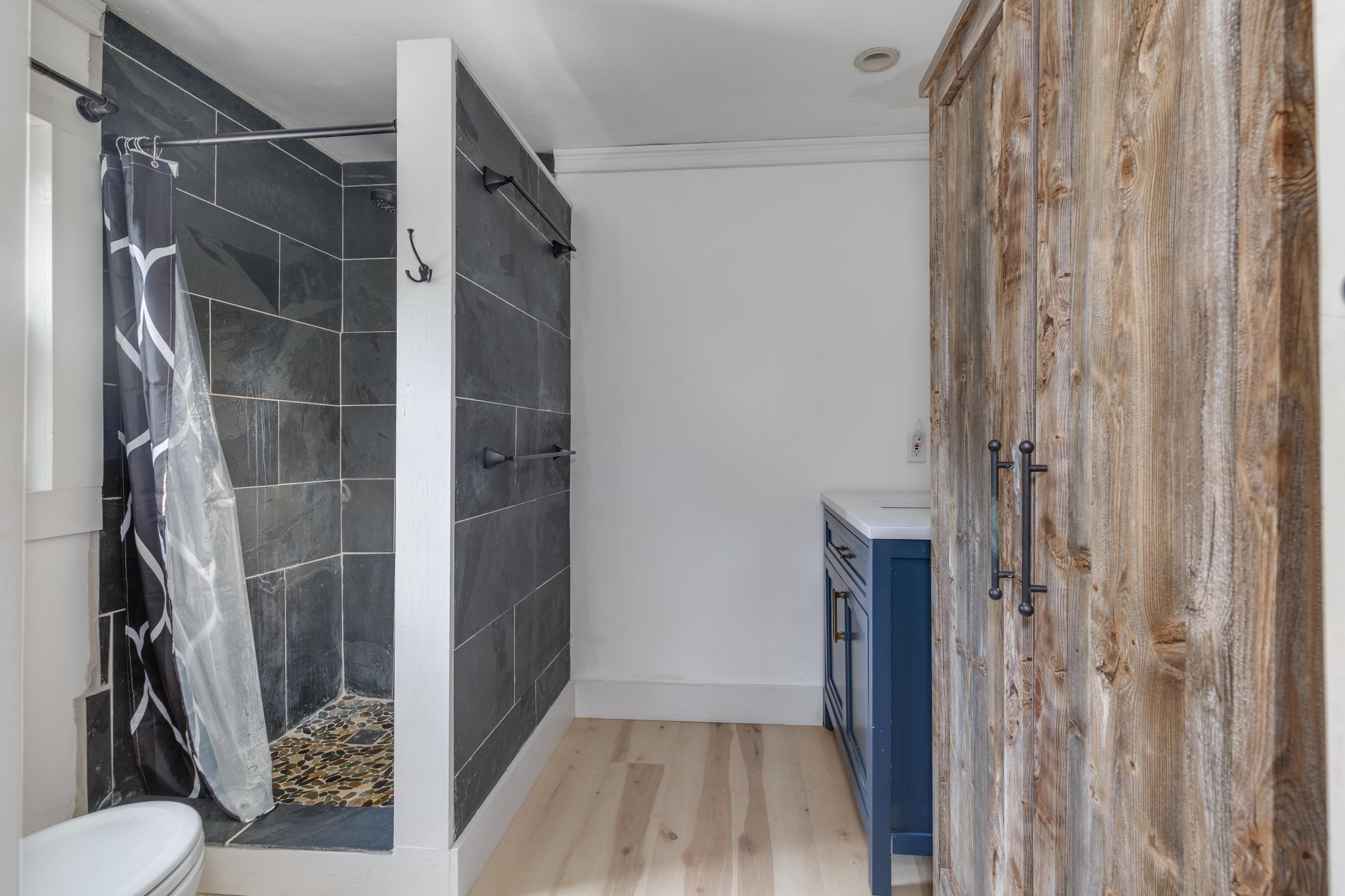 Deerfield, New Hampshire 03037, United States, 3 Bedrooms Bedrooms, ,2 BathroomsBathrooms,Residential,Active,192068