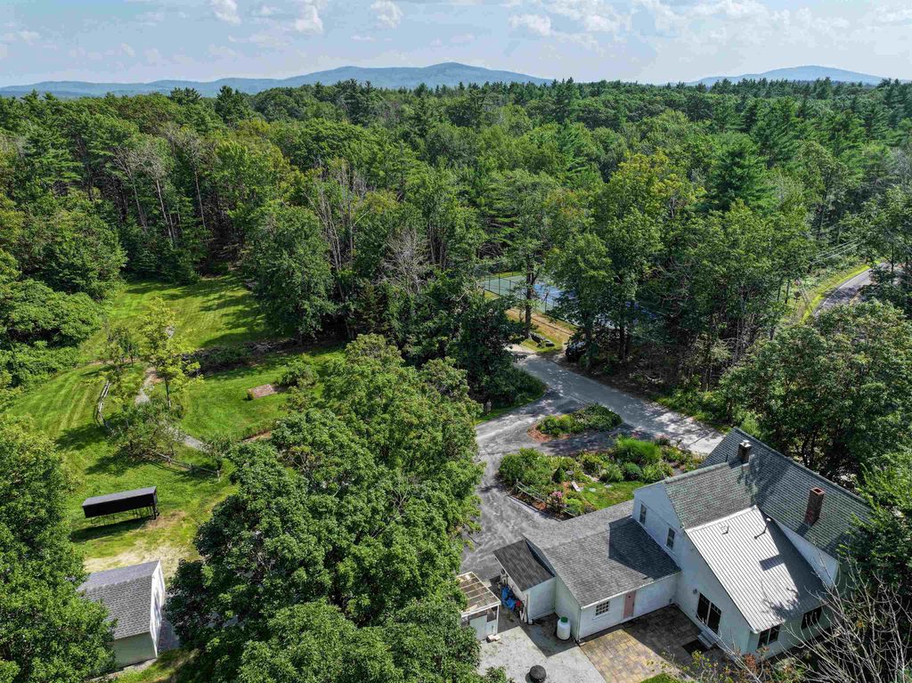 Photo of 3 Old County Road South Rd, Francestown, NH 03043 (MLS # 5054638)