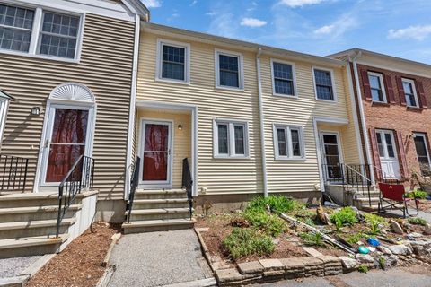 922 Fox Hollow Way 922 Manchester NH 03104
