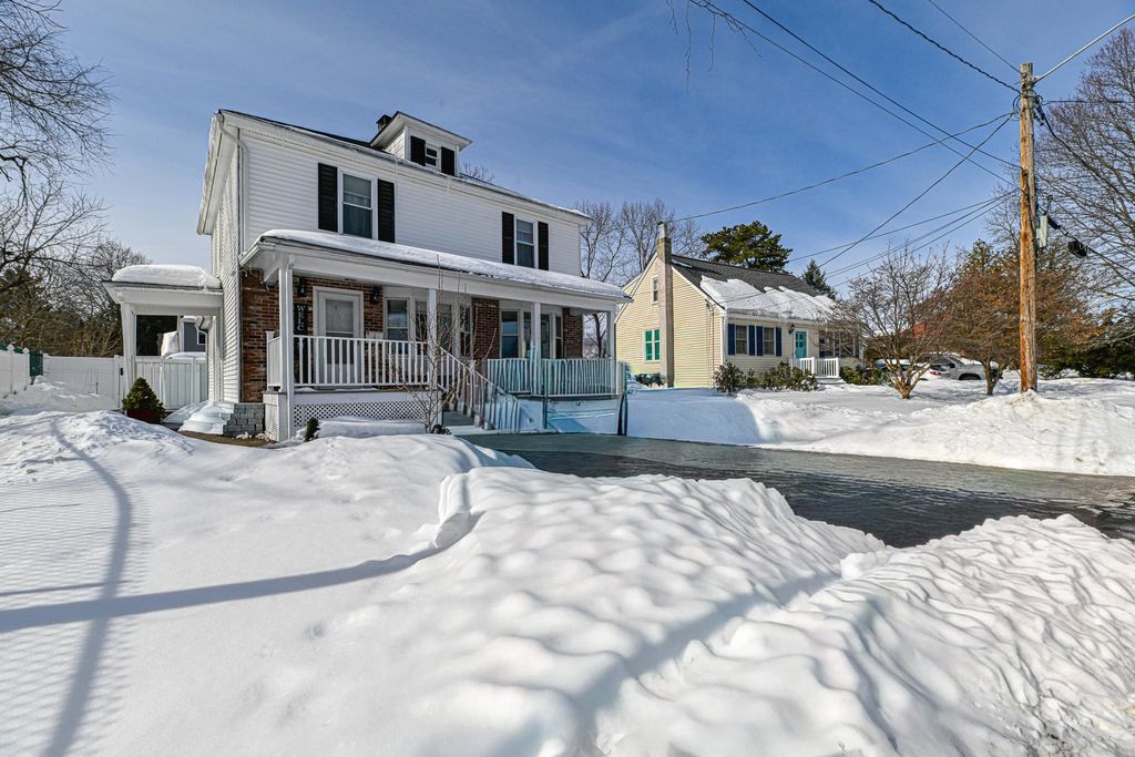 Photo of 1 Thompson Road, Nashua, NH 03060 (MLS # 5076476)
