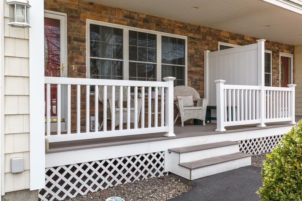 Photo of 2 Taunton Lane, Hudson, NH 03051 (MLS # 5082781)