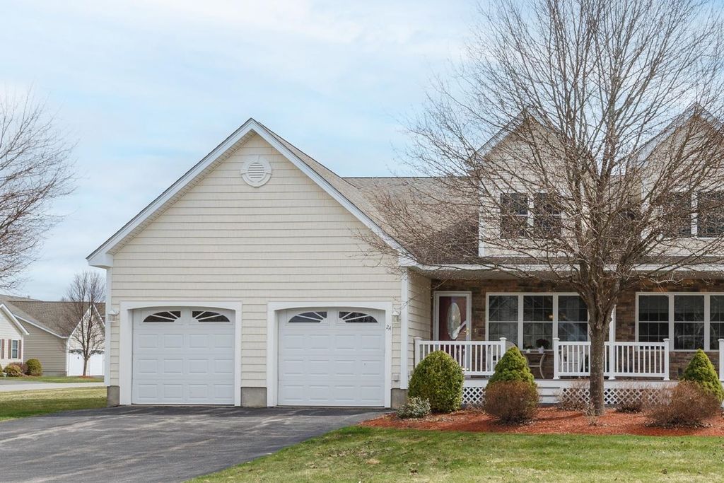 Photo of 2 Taunton Lane, Hudson, NH 03051 (MLS # 5082781)