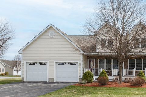 Photo of 2 Taunton Lane, Hudson, NH 03051 (MLS # 5082781)