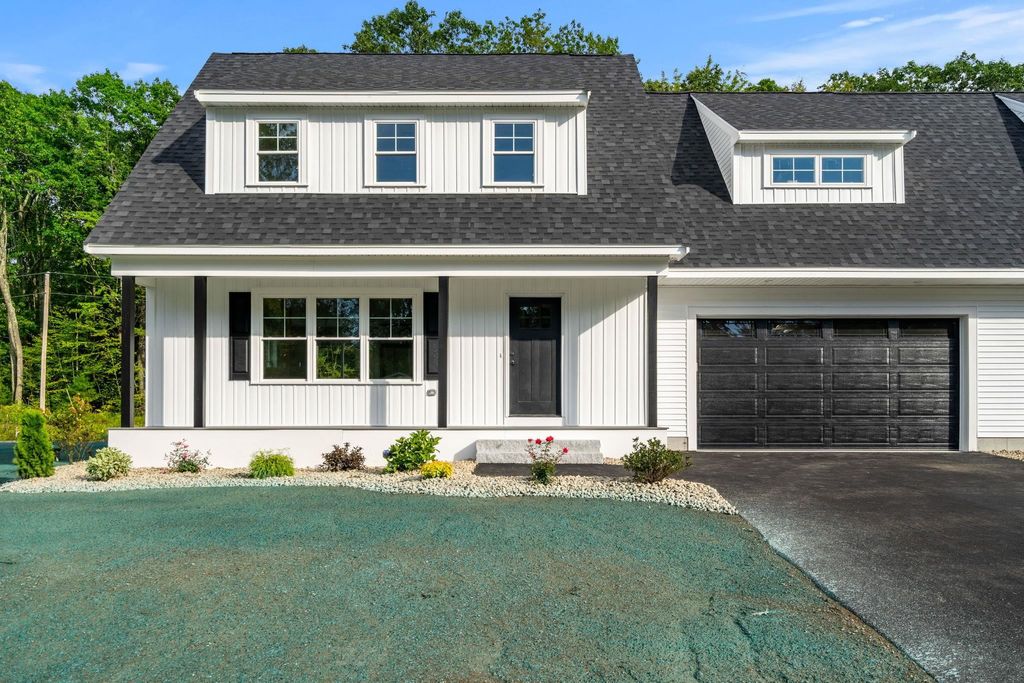 Photo of 15 Autumn Circle #A, Plaistow, NH 03865 (MLS # 5060694)