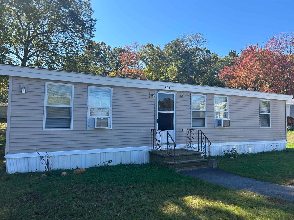 Photo of 301 Sherwood Glen, Somersworth, NH 03878 (MLS # 5064531)