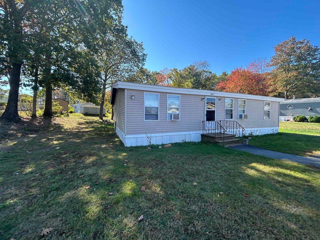 Photo of 301 Sherwood Glen, Somersworth, NH 03878 (MLS # 5064531)